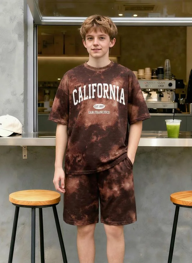 تايك تو مجموعة من تيشيرت قصة مريحة وشورت بطبعة تايداي للرجال