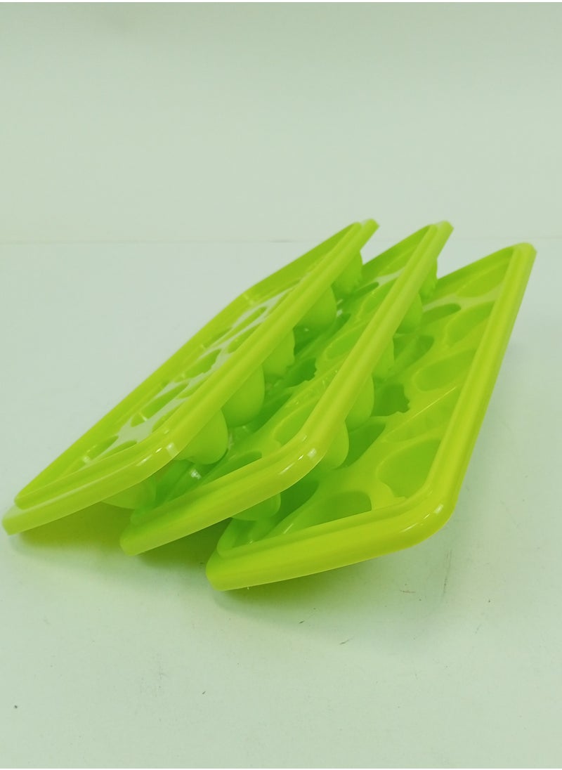 MtjrNet - 3 Piece Ice Cubes Trays Mold -14 Large Size Cubes - Random Color - Image 1
