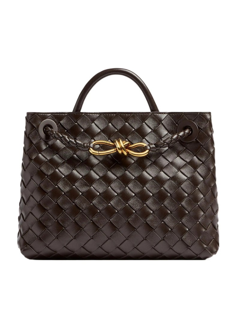 بوتيجا حقيبة VENETA Andiamo حقيبة جلدية بمقبض علوي من VENETA Andiamo مزينة بعقدة مميزة وحزام منزلق على شكل صليب. - Image 1