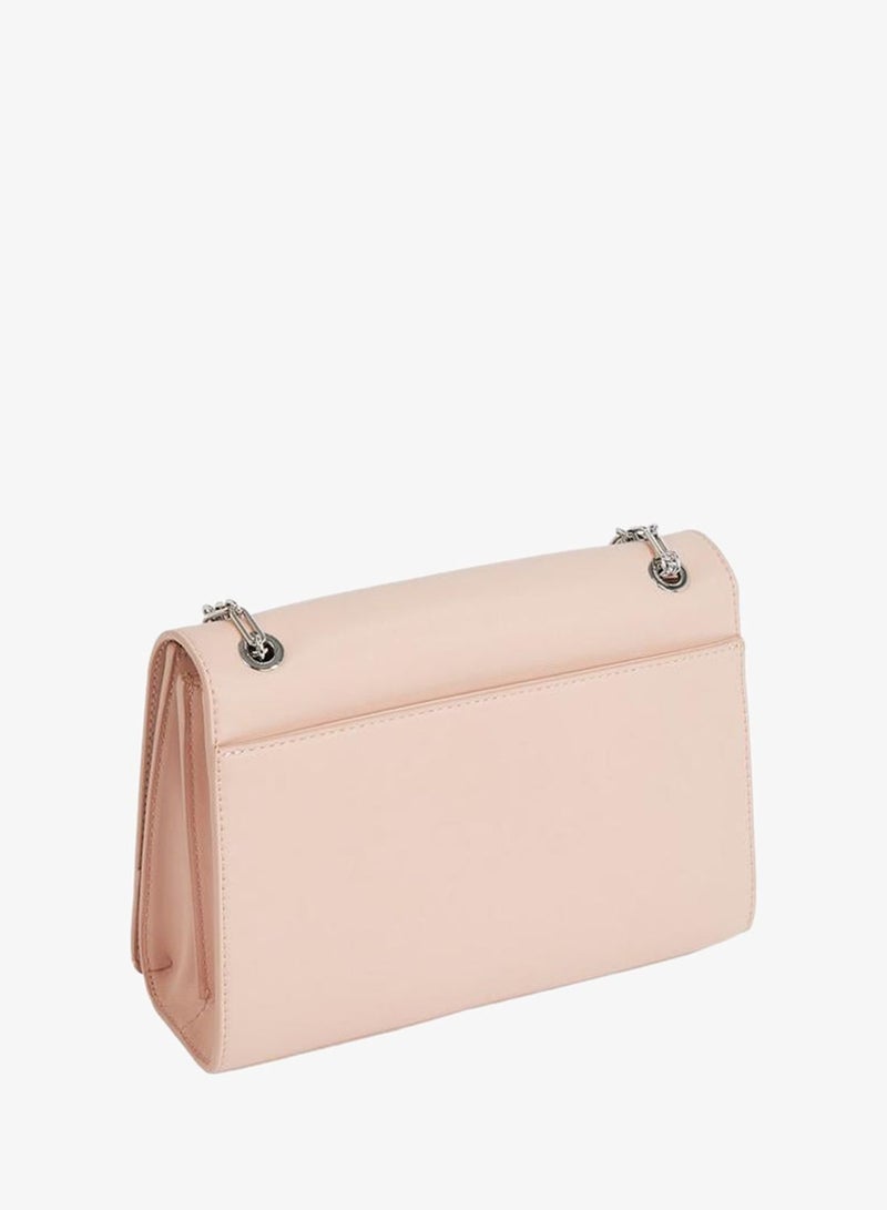 كالفن كلاين حقيبة كروس بودي متوسطة قابلة للتحويل - Image 3