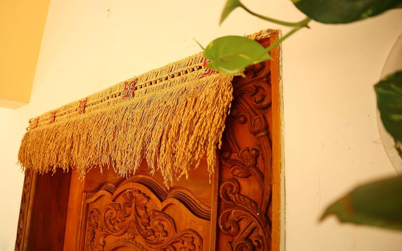 USIRA Natural Paddy Main DoorPooja Room Toran with Beautiful Red Swastik Symbols42 Inches Bathada Torana35 Ft Nel Toran - Image 4