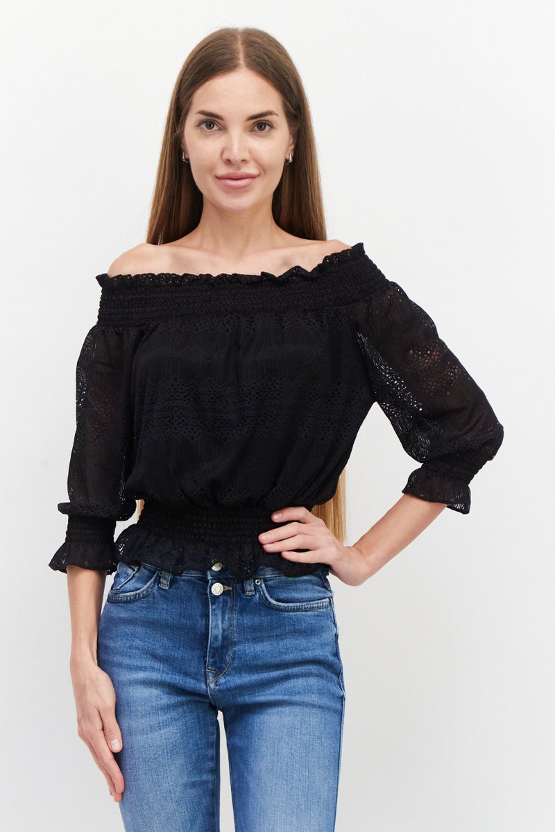 VERO MODA بلوزة نسائية بأكتاف مكشوفة وأكمام طويلة بتصميم منقوش، سوداء - Image 1