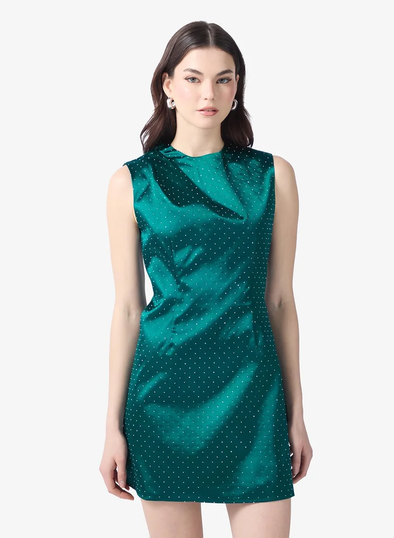 ستايل تشيت فستان قصير بتطريز حراري