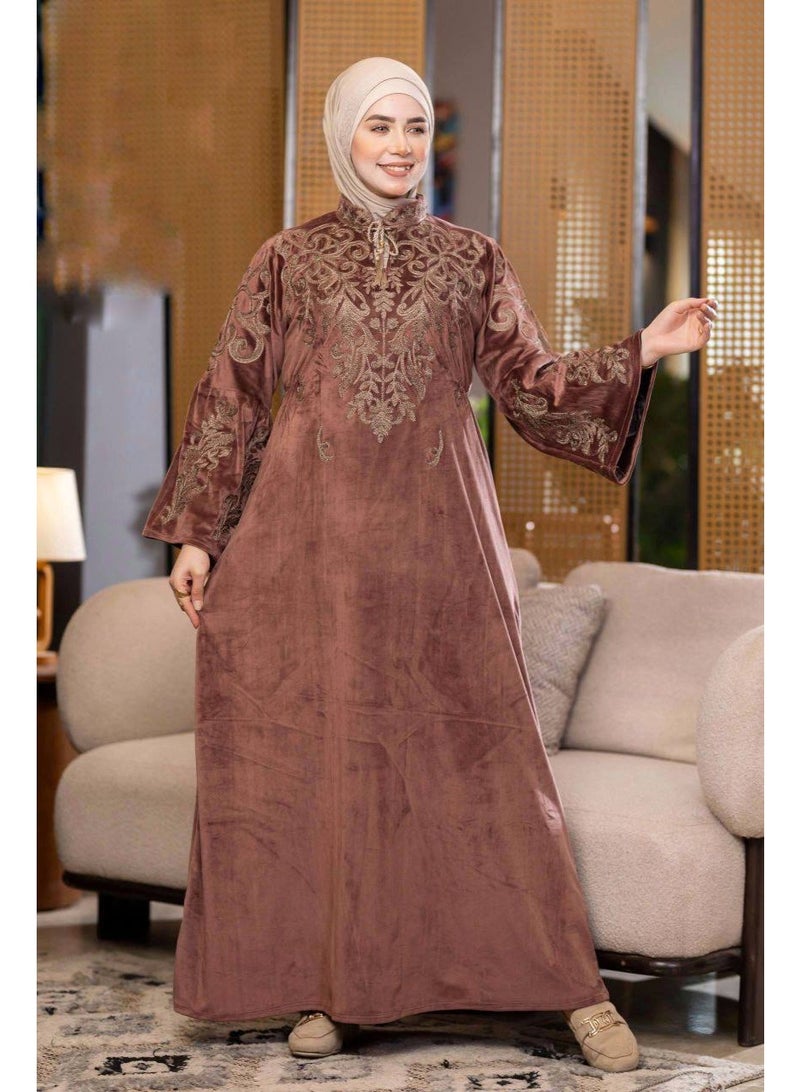 Women's winter velvet embroidered abaya – suitable for receiving guests and going out - Image 2