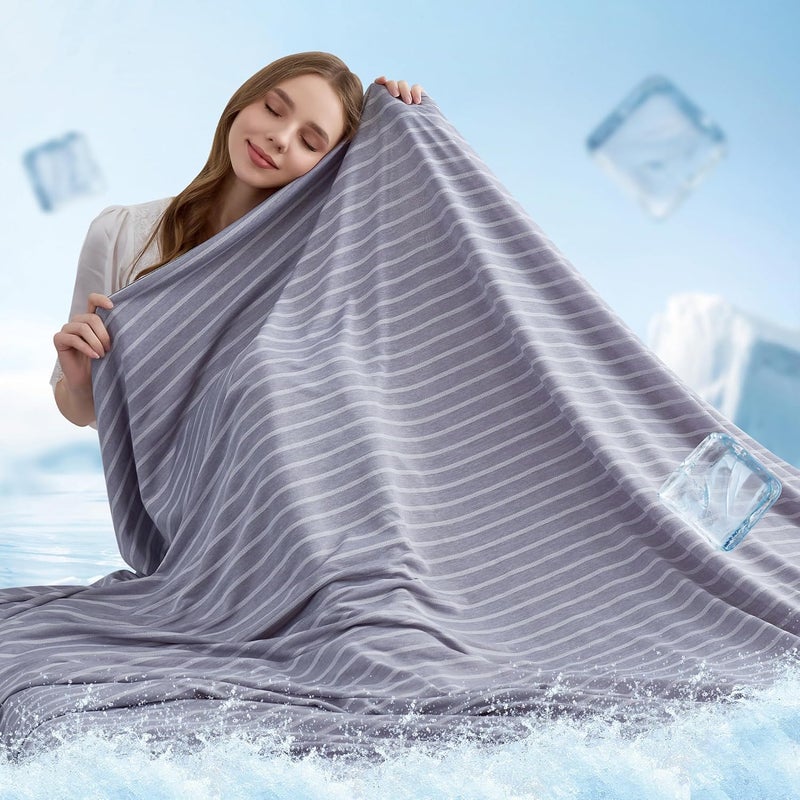 INGEROOM بطانية تبريد للتعرق الليلي، ذات طابع جمالي – احافظ على البرودة والراحة طوال الليل. مصممة خصيصًا للأشخاص الذين يعانون من التعرق الليلي، تتكون هذه البطانية عالية الجودة من نسيج خاص من الألياف Q-Max يعزز تبديد الحرارة ويوفر بيئة نوم منعشة وباردة. متوفرة بحجم 50''x70''، وهي بطانية خفيفة الوزن مناسبة للأرائك. - Image 1