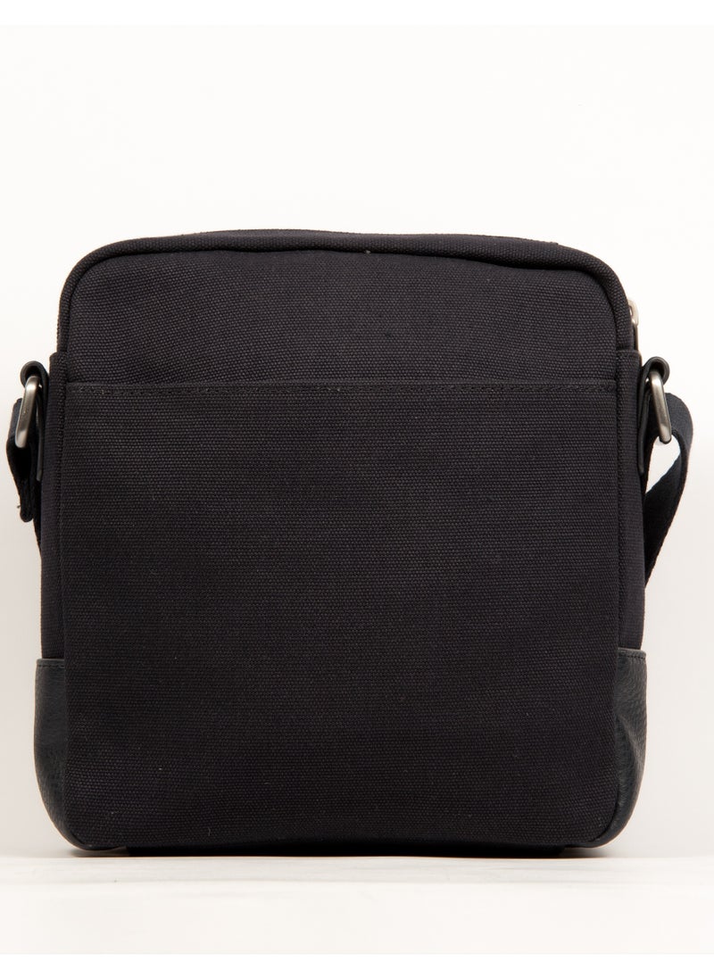 "Elevate Your Everyday Style with the Iconic Tommy Hilfiger Crossbody Bag: A Perfect Blend of Functionality and Fashion for Every Adventure, Featuring Timeless Design and Versatile Comfort!"