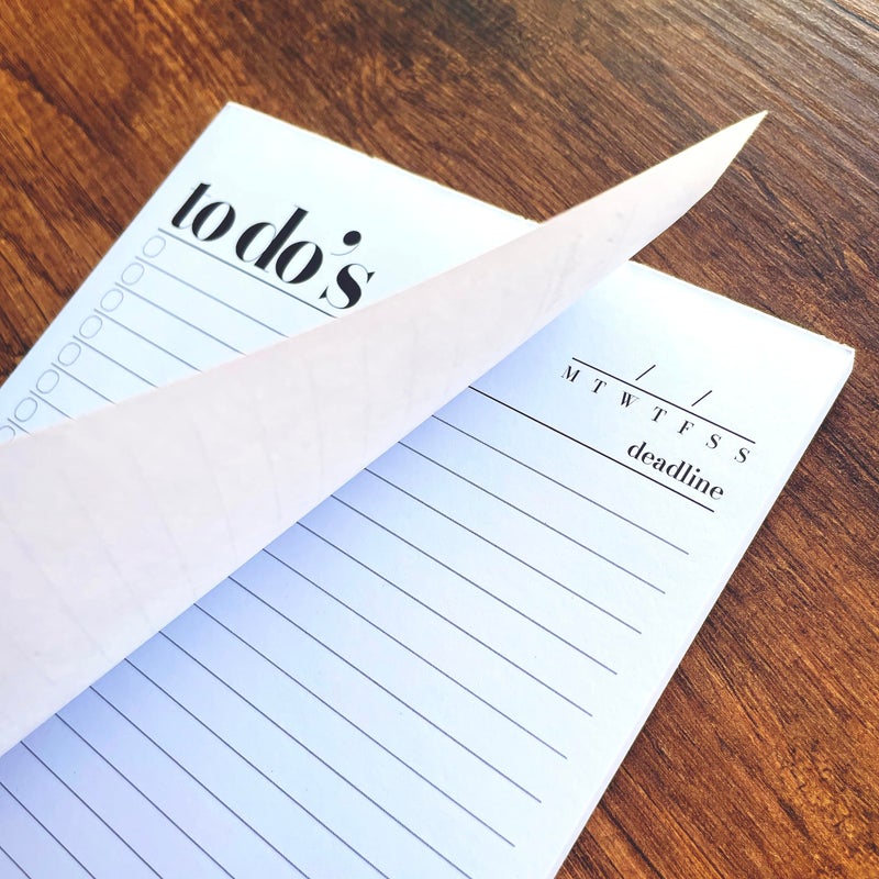 HADIGU To Do List Notepad A5 Size (8.3"x5.8") Premium Thick Paper With Cardboard Back Support, Undated Daily Planner Notepad, Daily To Do List Notebook, Ruled Pages, Checkboxes, Deadline Column. - Image 4