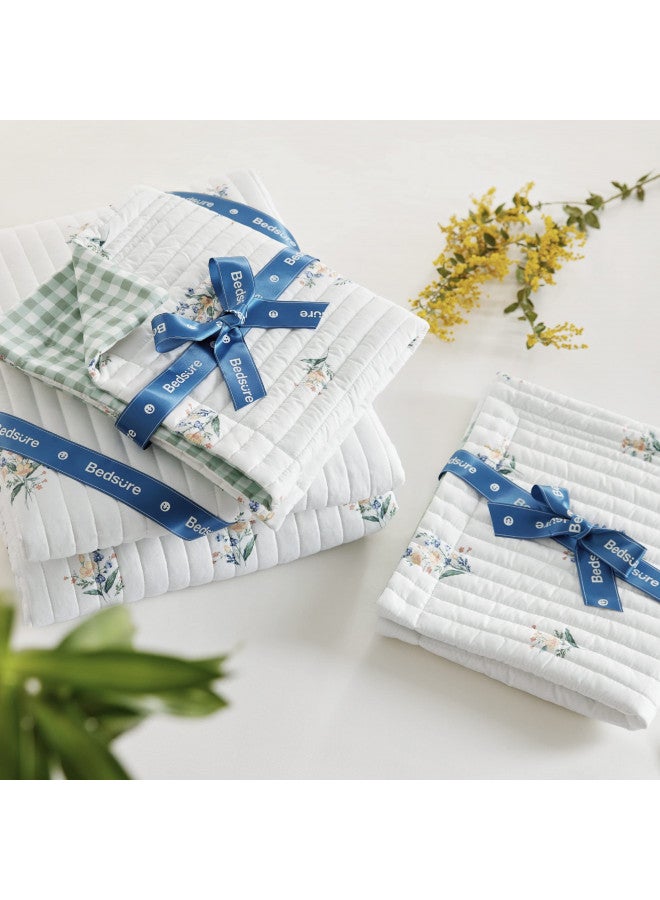 Bedsure Bedsure Floral Quilt Set Queen - Reversible Botanical Spring Flower Quilt Bedding Set, 3 Pieces Microfiber Lightweight Bedspread, Coverlet Set with 2 Pillow Shams for All Seasons (90"x96")  - Image 4