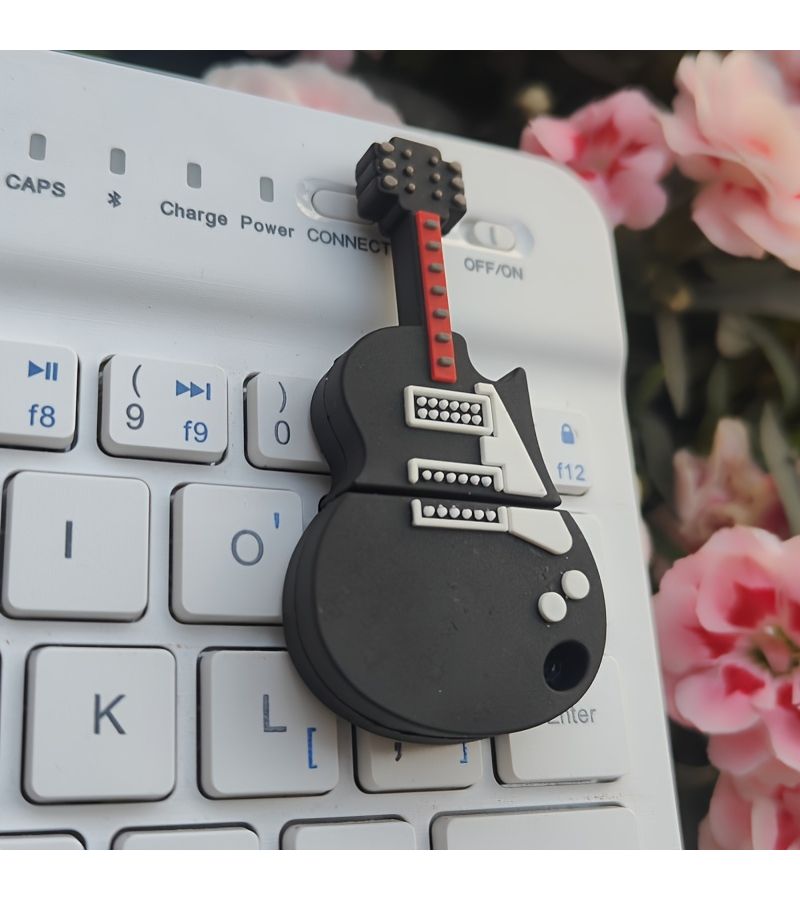 قرص فلاش USB 8 جيجابايت بتصميم كاريكاتوري على شكل غيتار، مثالي للمكاتب والطلاب ومناسب كهدية. - Image 4