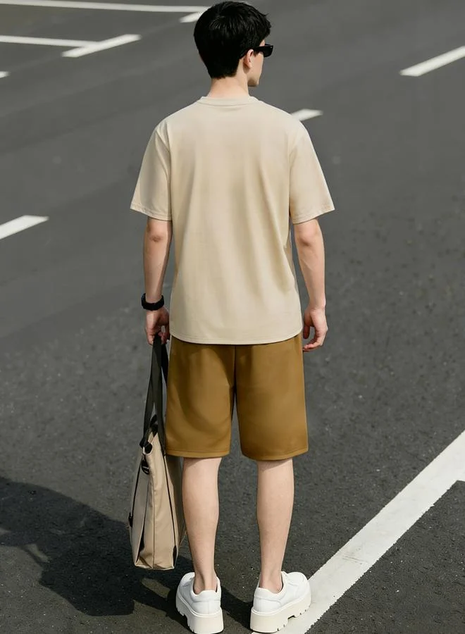 تايك تو مجموعة من تيشيرت بياقة دائرية وشورت للرجال