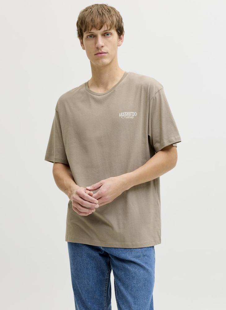 ج ج ريبل تيشيرت بطباعة نصية بقصة عادية وياقة دائرية - Image 1