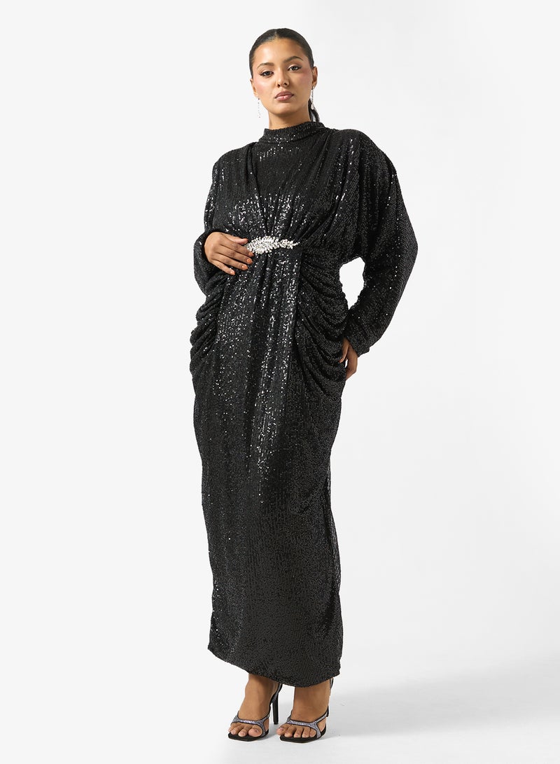 خزانة فستان مقاس كبير بياقة متدلية لامعة - Image 1