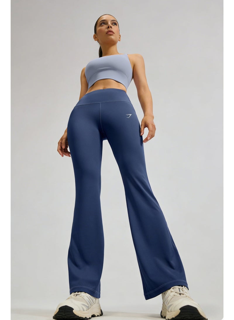 جيمشارك بنطلون رياضي Gymshark للسيّدات باللون الأزرق الداكن ضاغط بزاوية منبثقة - Image 2