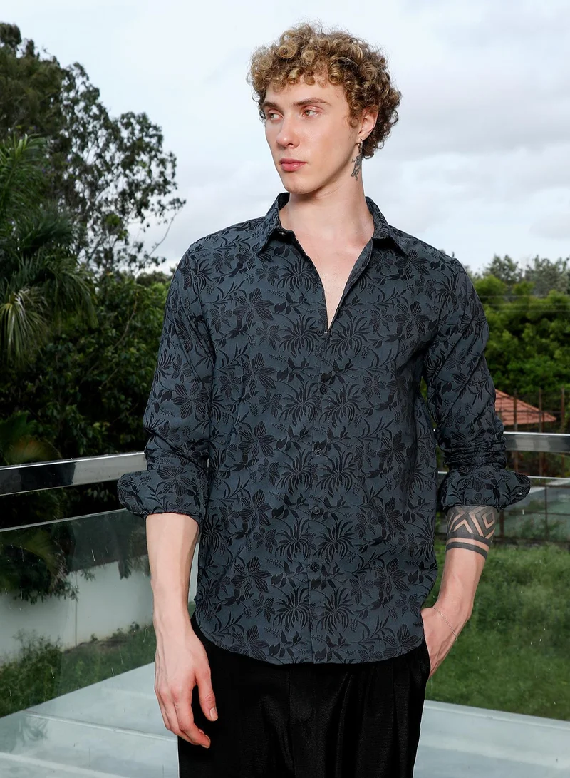 Campus Sutra Men's Dark Grey Floral Pattern Slim Fit Shirt | أكمام قصيرة | مطبوع | مناسب للإطلالات الكاجوال واليومية | طباعة أزهار