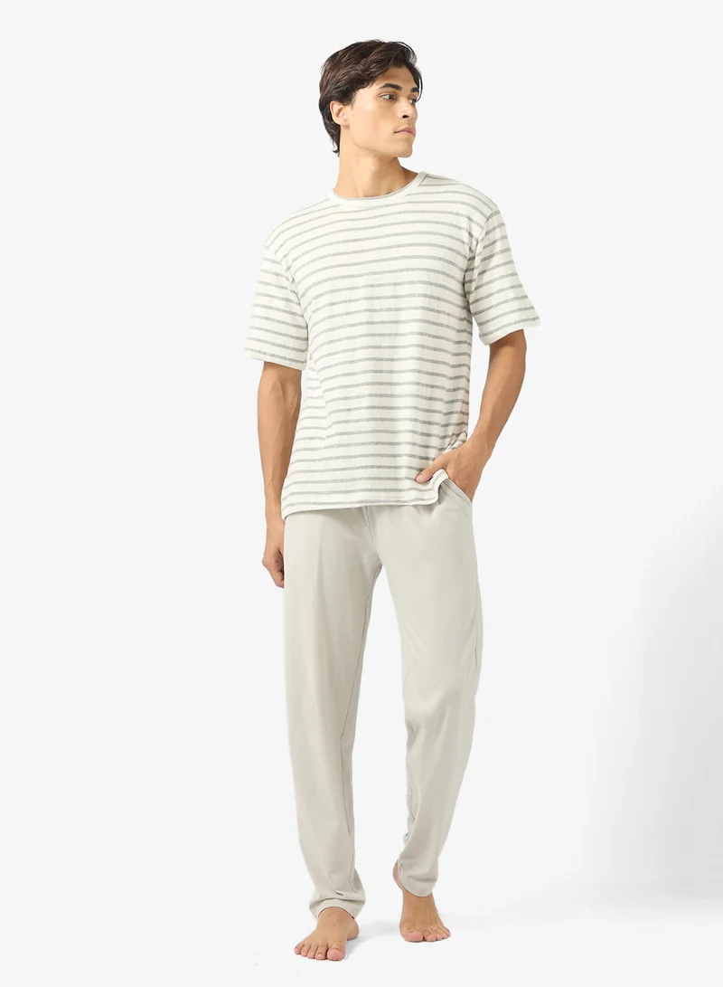 روبرت وود طقم بيجامة تي شيرت وبنطلون