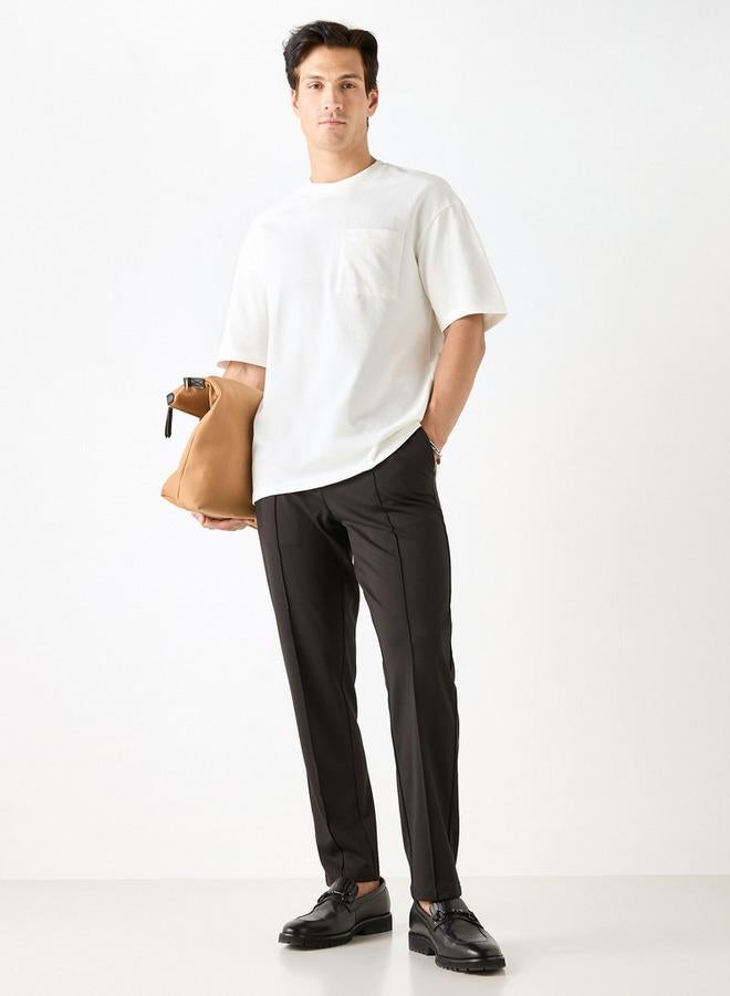 ايكونيك تيشيرت بارز الملمس بأكمام قصيرة وجيب على الصدر من أيكونيك - Image 2