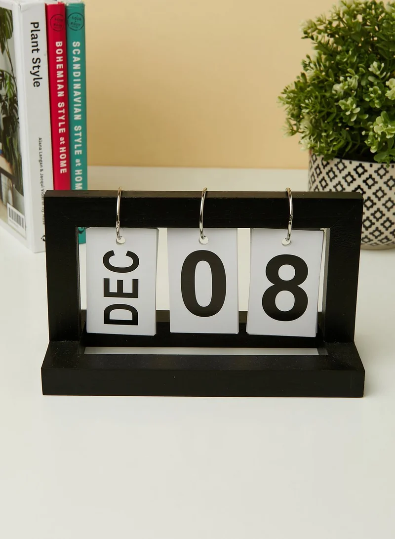 AURORA Black Hanging Daily Calendar
