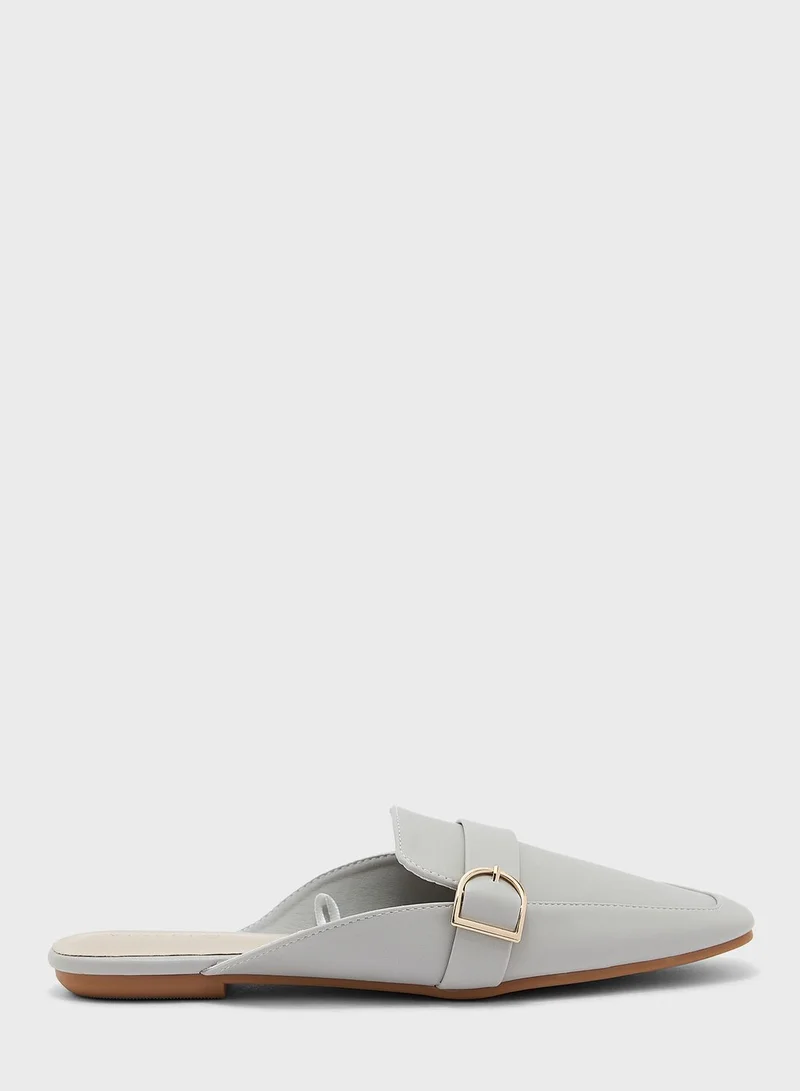 Vincci Buckle Detailed Espadrilles