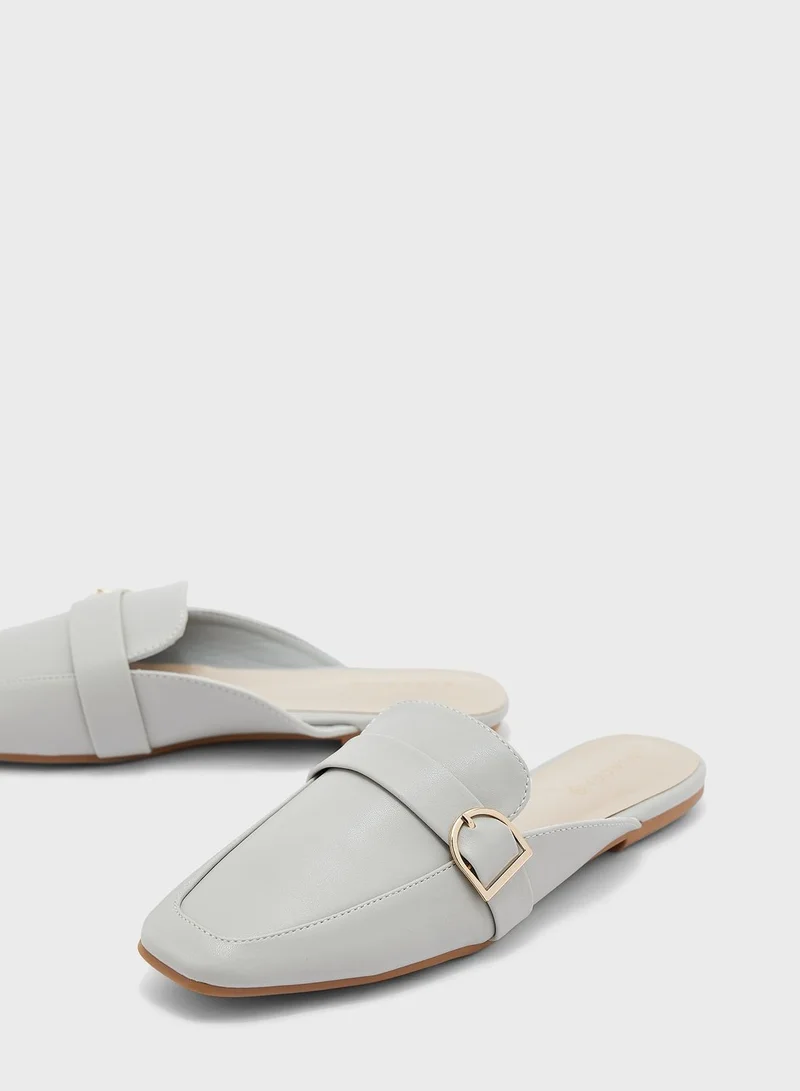 Vincci Buckle Detailed Espadrilles