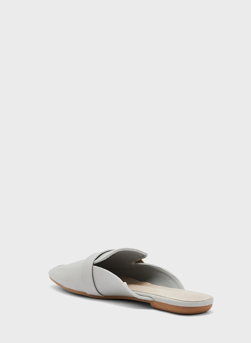 Vincci Buckle Detailed Espadrilles