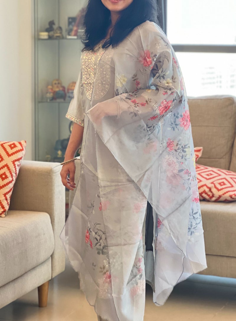 IndHeritage - Premium light grey colour rayon silk 3pc kurti set / salwar suit with floral embroideries & embellishments - Comes with top, pants & dupatta - Indian Kurti Set IDH00178 - Image 3