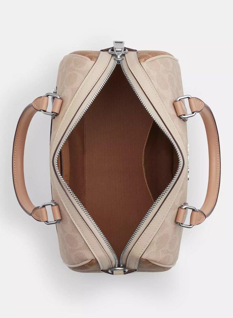 كوتش اوت ليت حقيبة كوتش روان ساتشل من قماش سيجنيتشر، حقيبة توت نسائية، حقيبة كتف نسائية، حقيبة يد نسائية، حقيبة سفر نسائية، لون بيج - Image 3