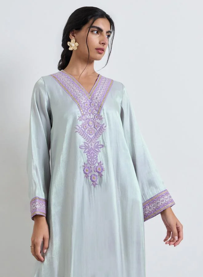 Amirah Thread Embroidery V Neck Jalabiya