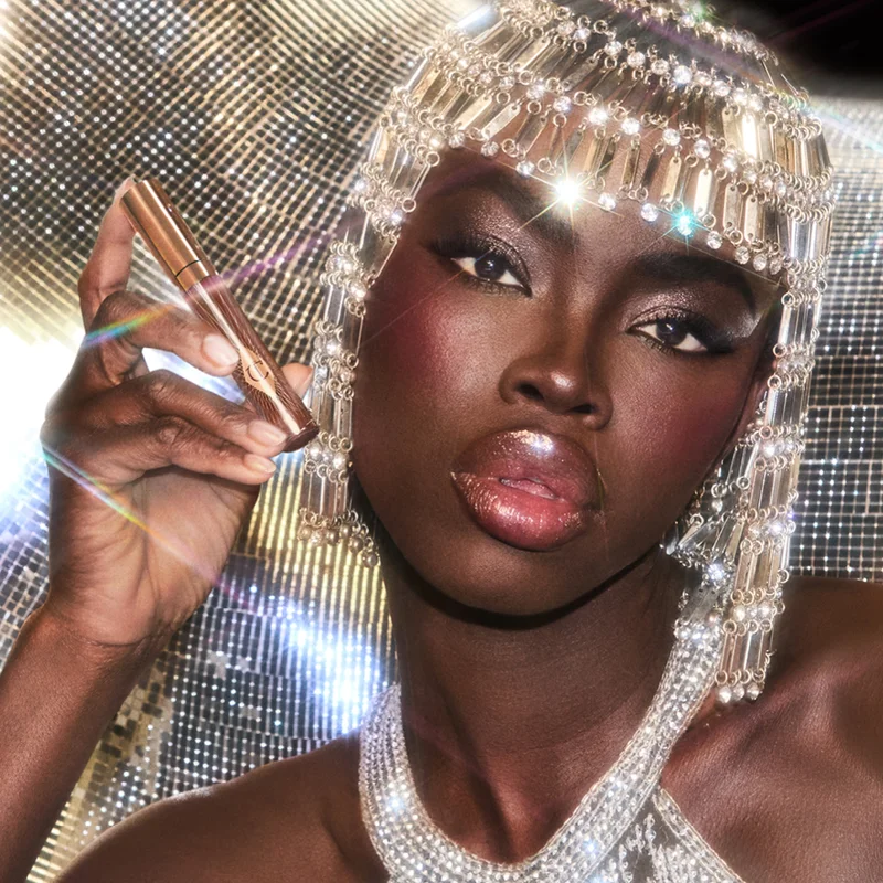 شارلوت تلبوري مجموعة شفاه لامعة من بيلو توك