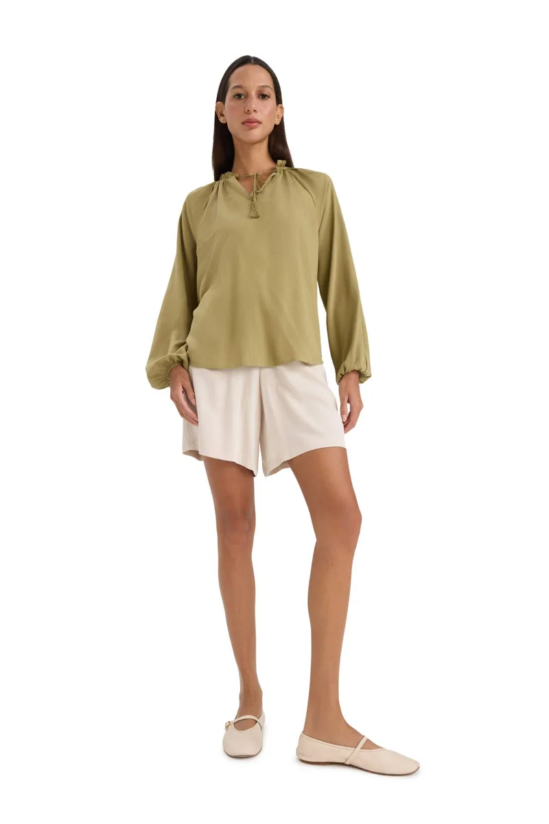 ديفاكتو Regular Fit Crew Neck Long Sleeve Blouse