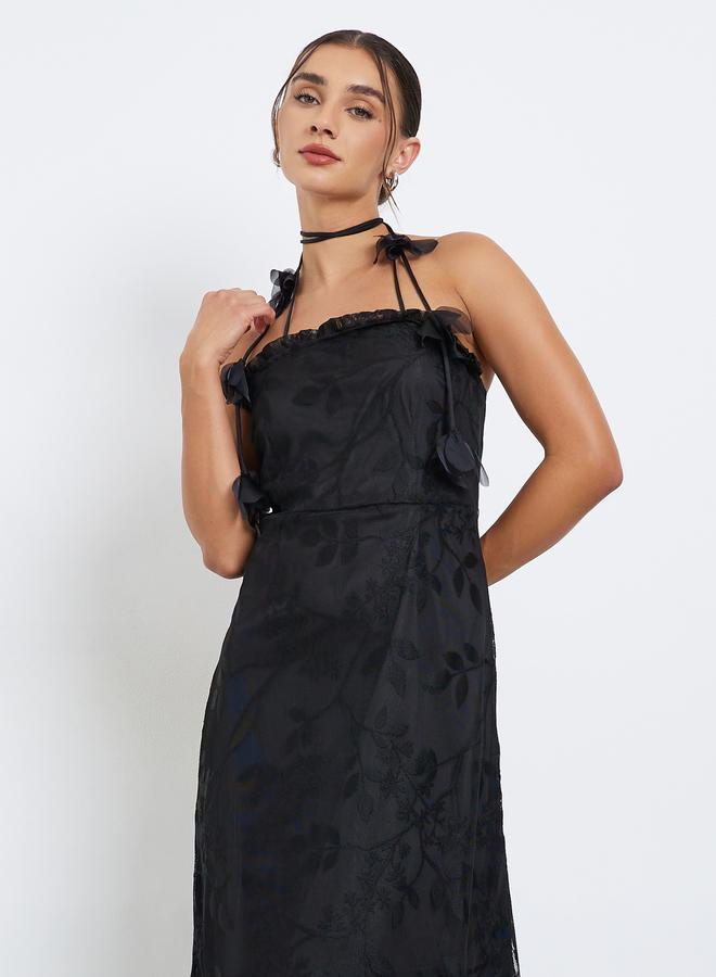 ستايلي فستان سهرة طويل بتفاصيل دانتيل - Image 2