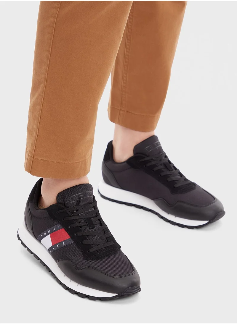 TOMMY JEANS Retro Evolve Low Top Sneakers