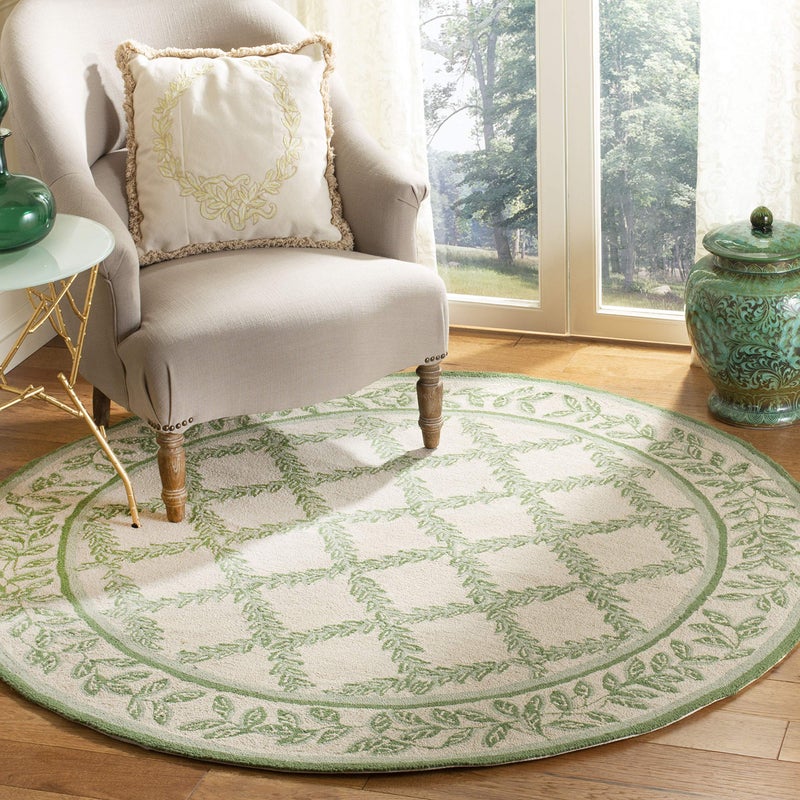Safavieh SAFAVIEH Chelsea Collection Area Rug  56 Round Ivory  Light Green HandHooked French Country Wool Ideal for High Traffic Areas in Living Room Bedroom HK230B 