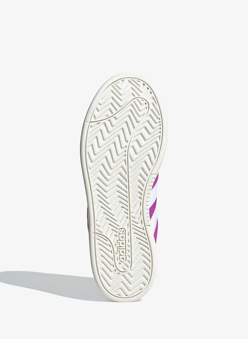 اديداس جراند كورت ألفا ٠٠ إس