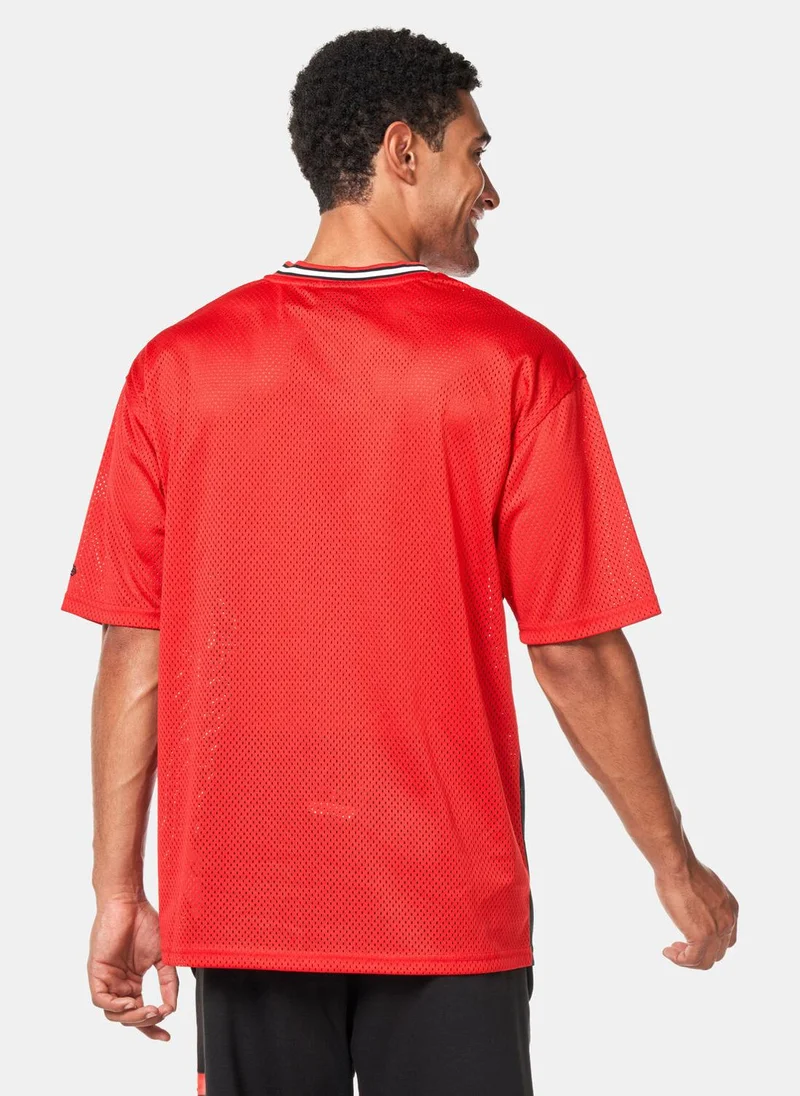 نيو ايرا Men's NBA Chicago Bulls Arch Graphic T-Shirt