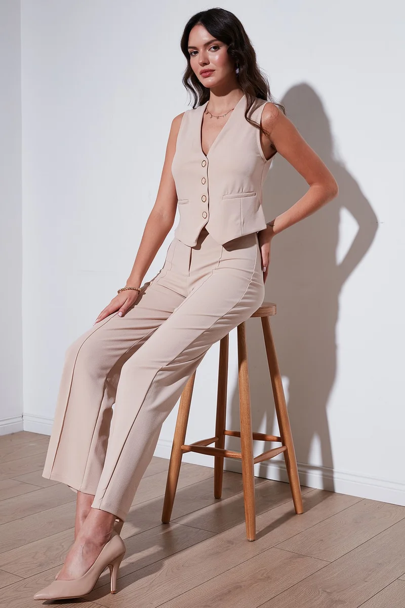 ليلا Stretch Fitted Fit V Neck Buttoned Vest Women's Vest 5865971