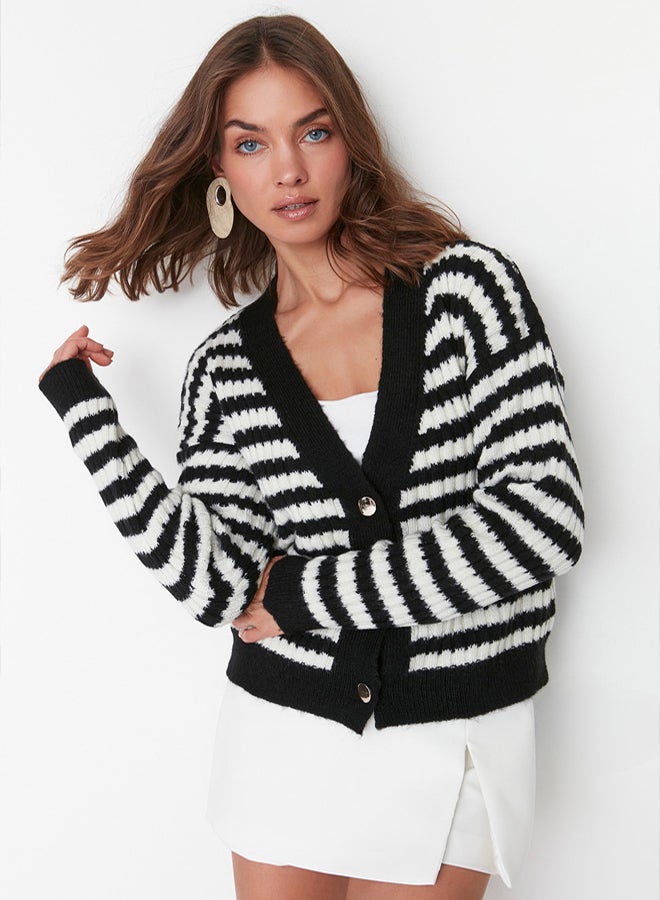 trendyol Soft Textured Striped Knitwear Cardigan TWOAW23HI00266 - Image 2