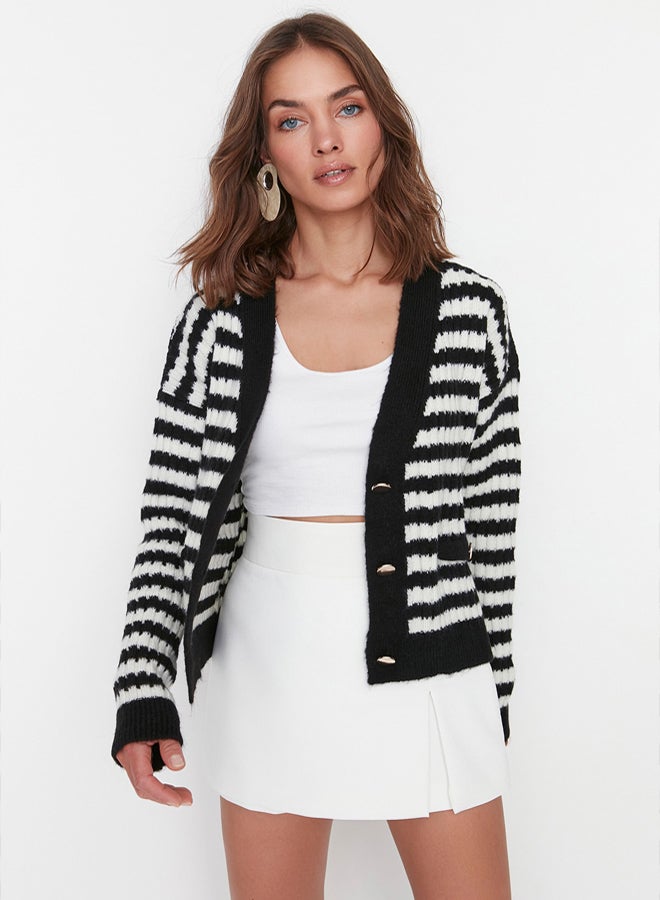 trendyol Soft Textured Striped Knitwear Cardigan TWOAW23HI00266 - Image 3