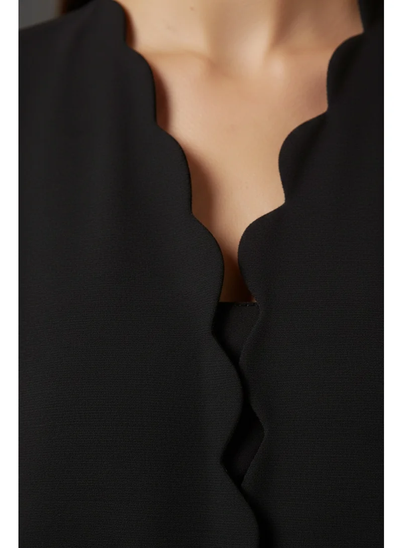 Moistreet  Emerald Barbie Crepe Scalloped Abaya for Women | Best Price UAE