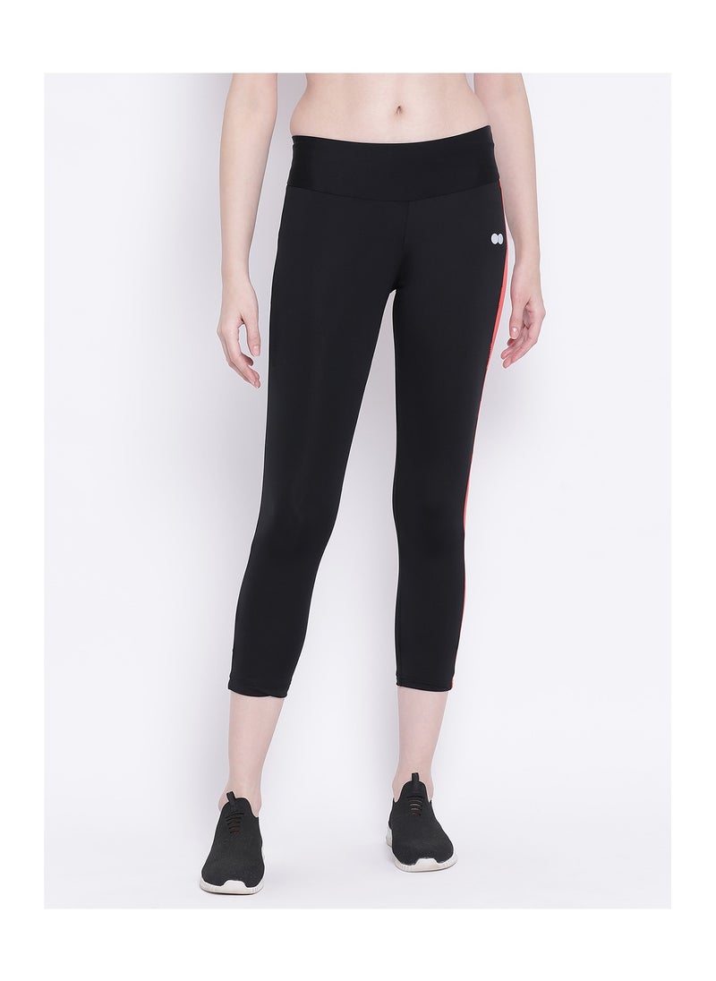 Clovia Active Ankle Length Tights in Black  - Image 2