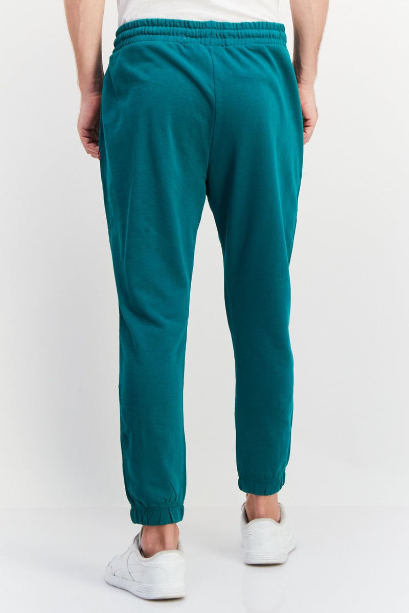 Levi's Men Regular Fit Brand Logo Jogger Pants, Green  - Image 3