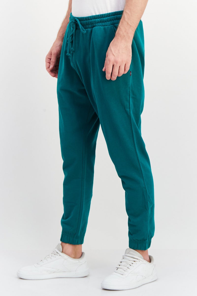 Levi's سروال جوجر للرجال بقصة عادية مع شعار العلامة التجارية، أخضر - Image 2