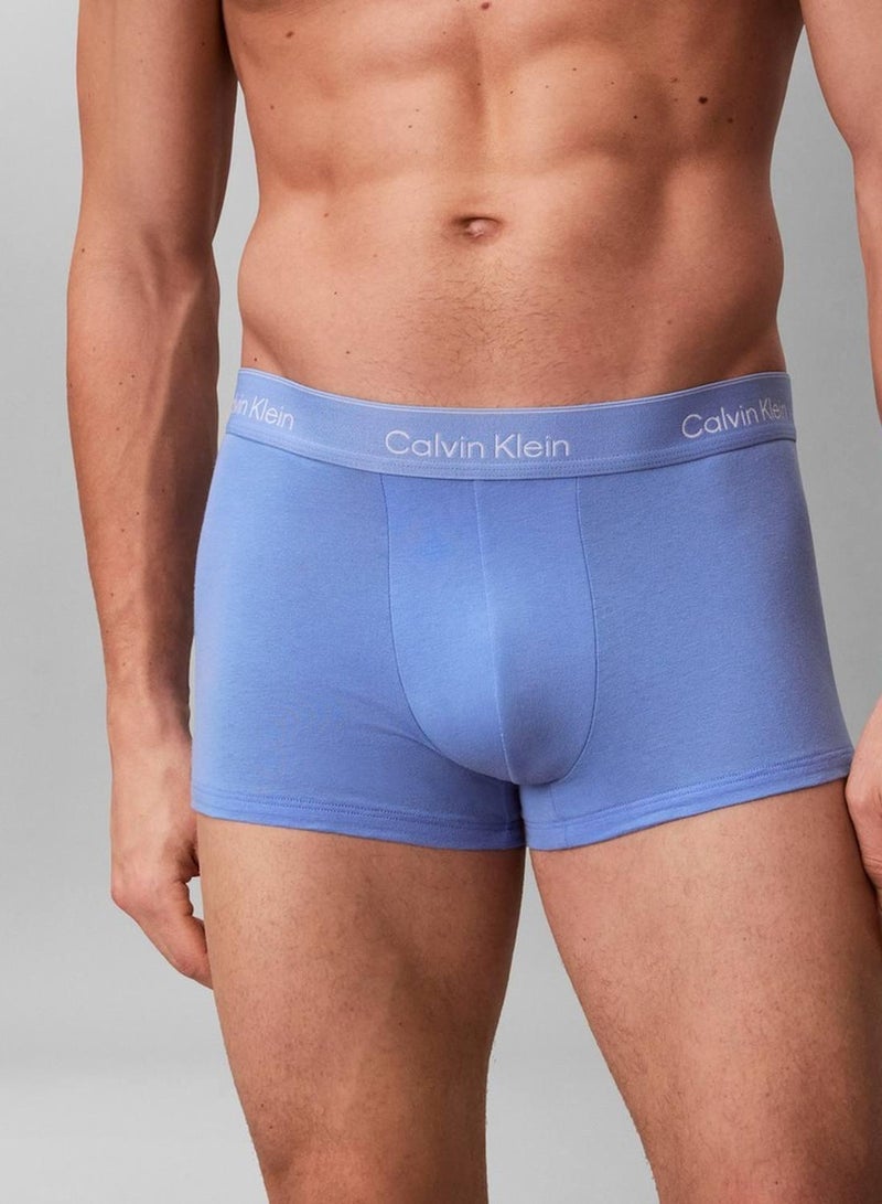 كالفن كلاين طقم سراويل داخلية قصيرة بخصر منخفض من تشكيلة Icon Cotton Stretch من 3 قطع - Image 4