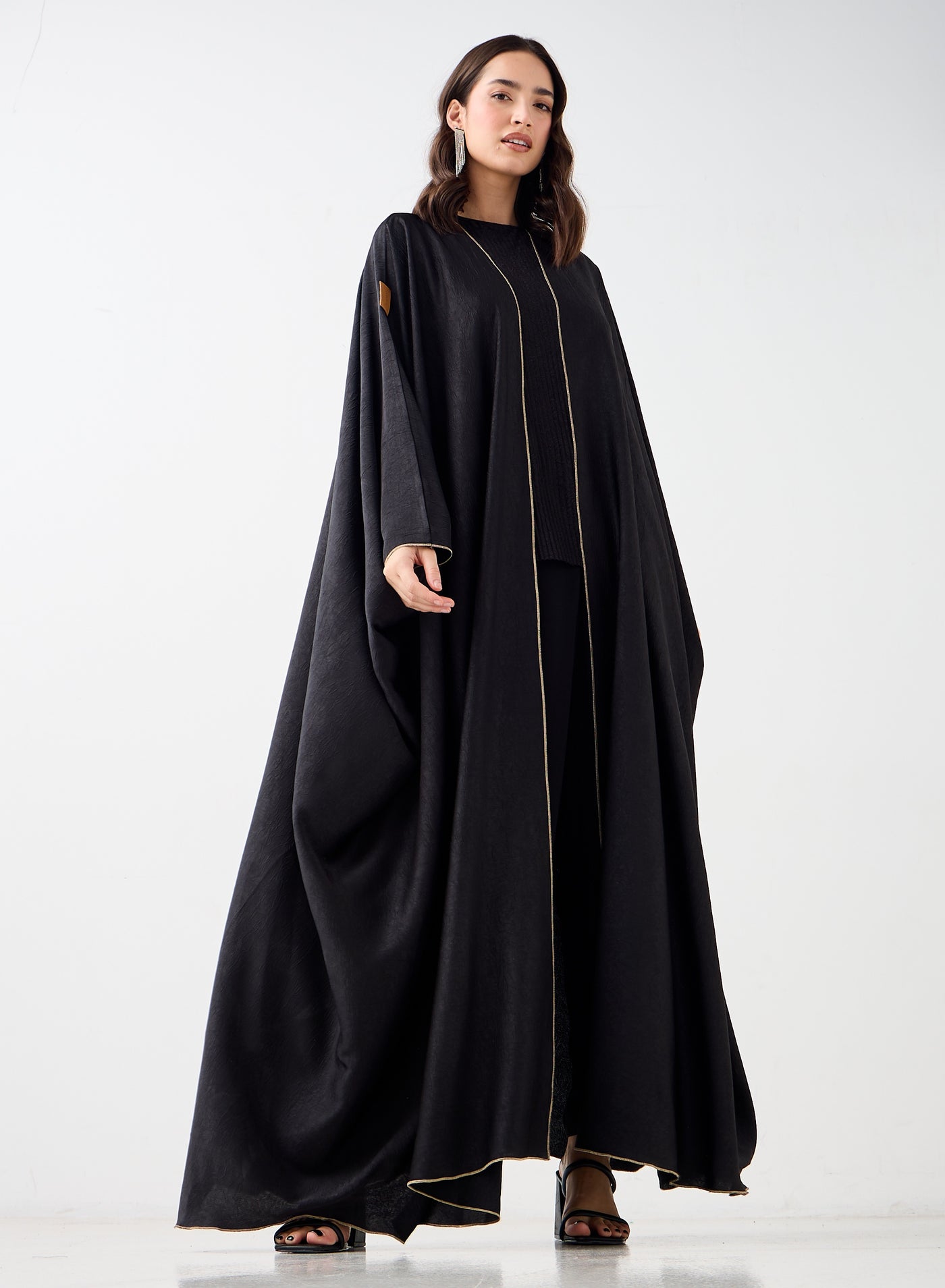 Dal Bisht Abaya