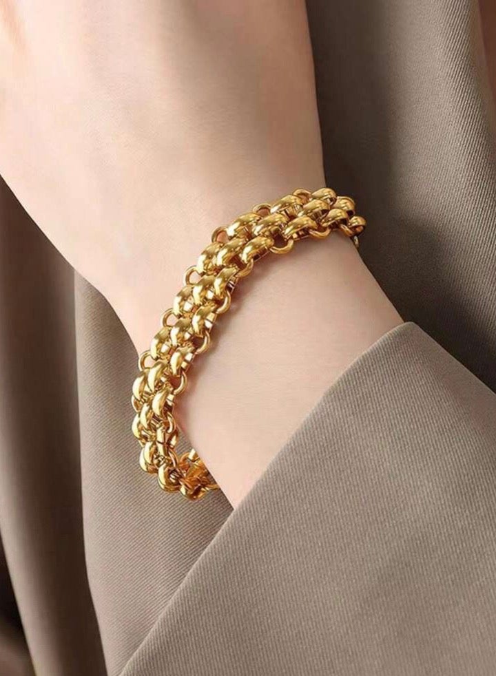 إيكوال اسوارة نسائية أنيقة من الاستانلس ستيل مطلية باللون الذهبي عيار 18 - Image 1