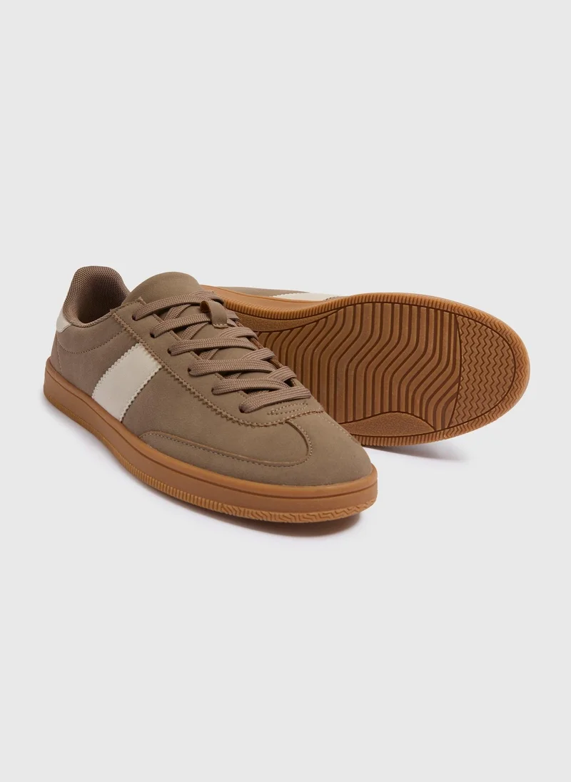 ماتلان Mocha Retro Trainers