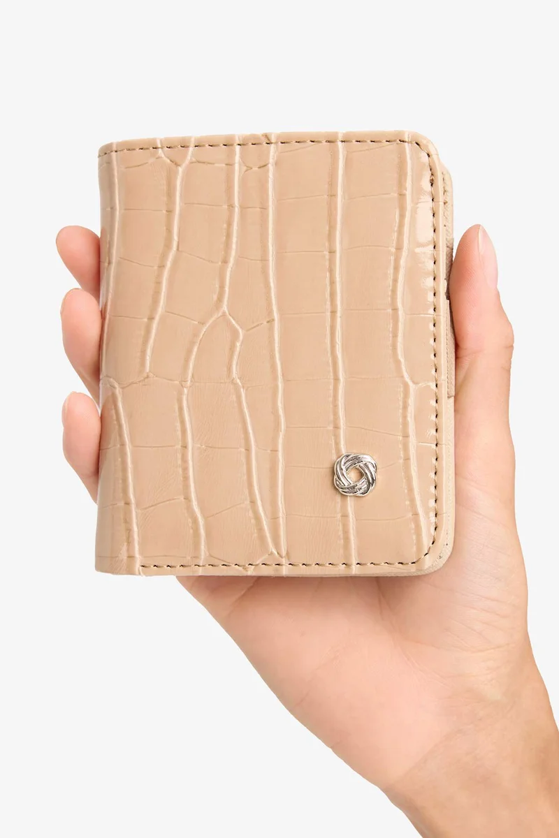 ديفاكتو Woman Faux Leather Wallets