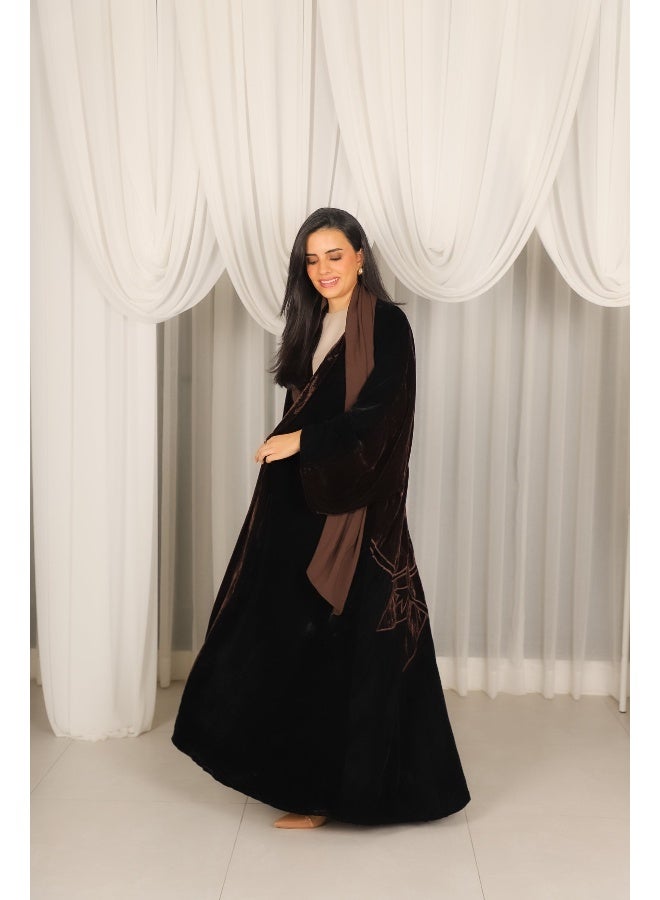 آية MW1754 عباية بني مخمل مع اضافة تطريز يدوي - Image 5