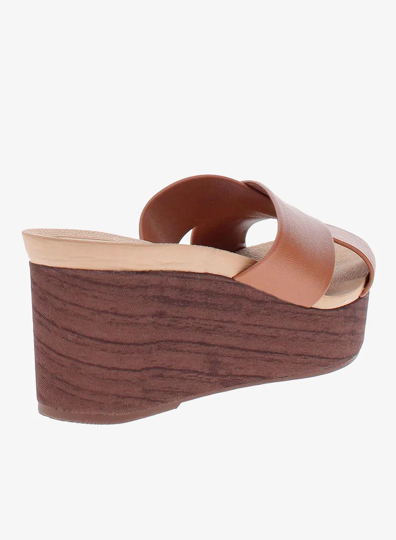 Beira Rio Camel Beira Rio Women’s Flat Summer Footwear – Lightweight Slip-On Comfort with Stylish Casual Design for Women | Best Price UAE