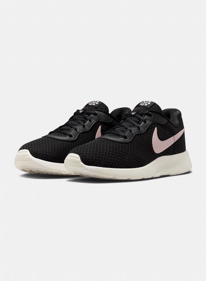 Nike Wmns Nike Tanjun Flyease  - Image 5