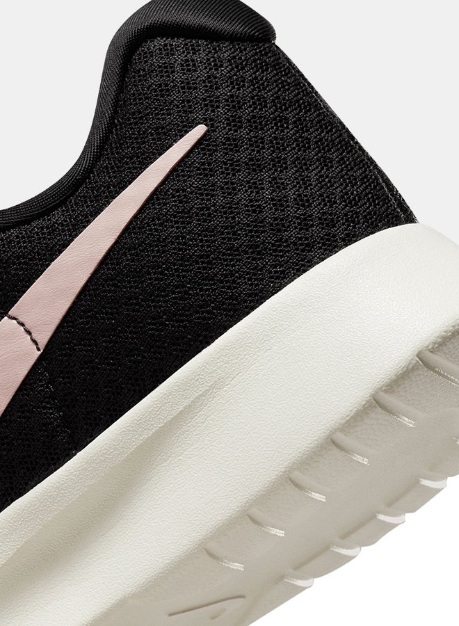 Nike Wmns Nike Tanjun Flyease  - Image 4